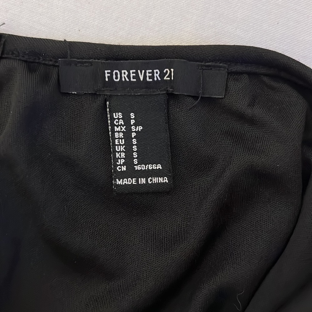 Shorts - Picture 3 of 3